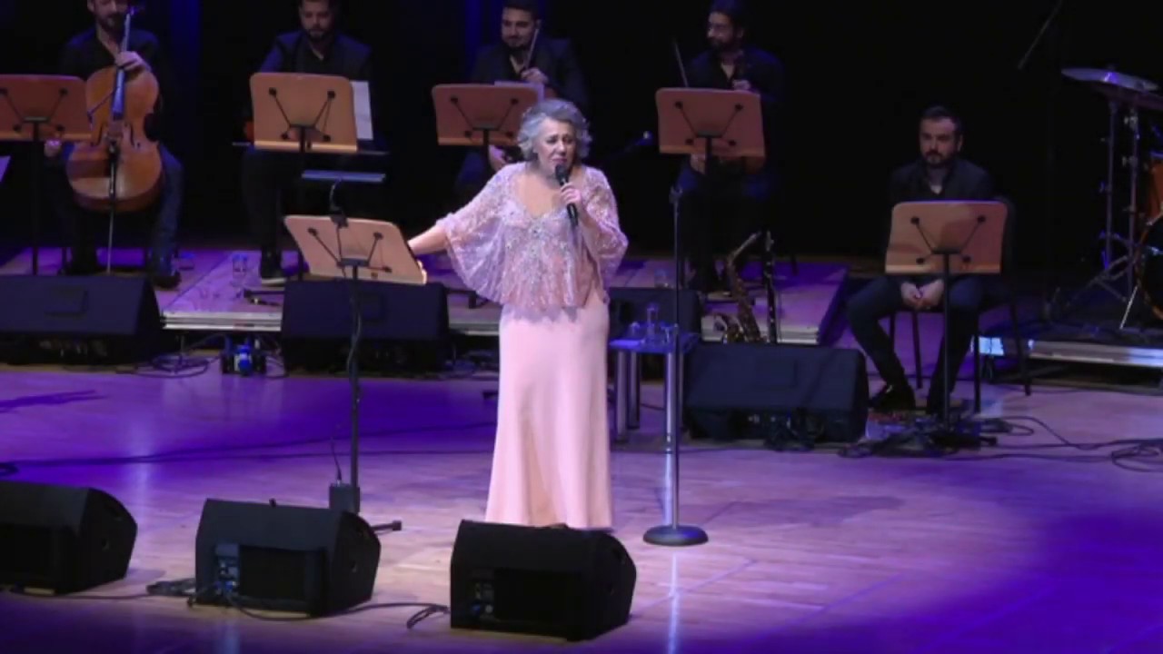 Işıl Yücesoy - Dönüyorum Eski Sevgilime (Canlı Performans)