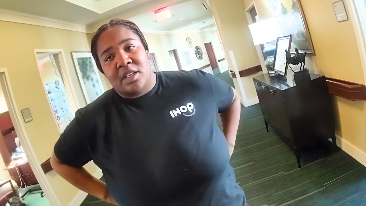 Hostile Karen Thinks She Knows Better than Nurse - Doesn't End Well