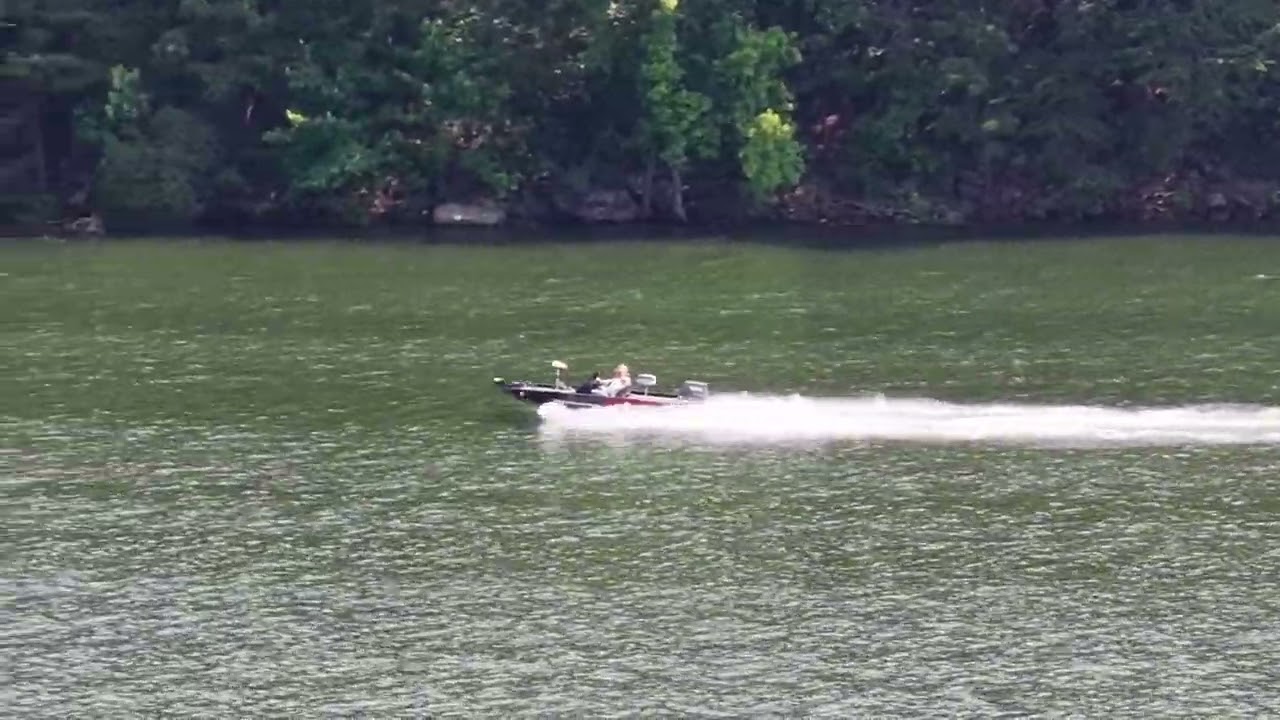 Chasing Boats @ Smith Lake