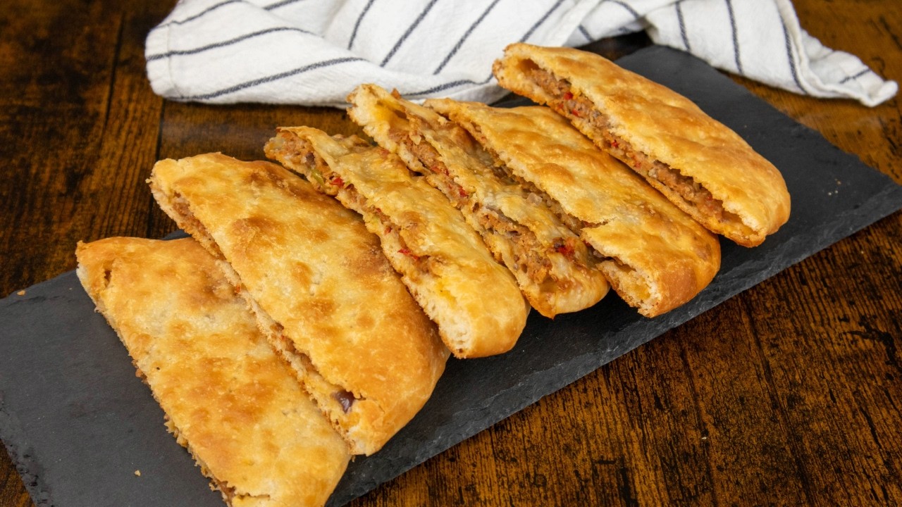 Пикантни египетски питки с говеждо месо