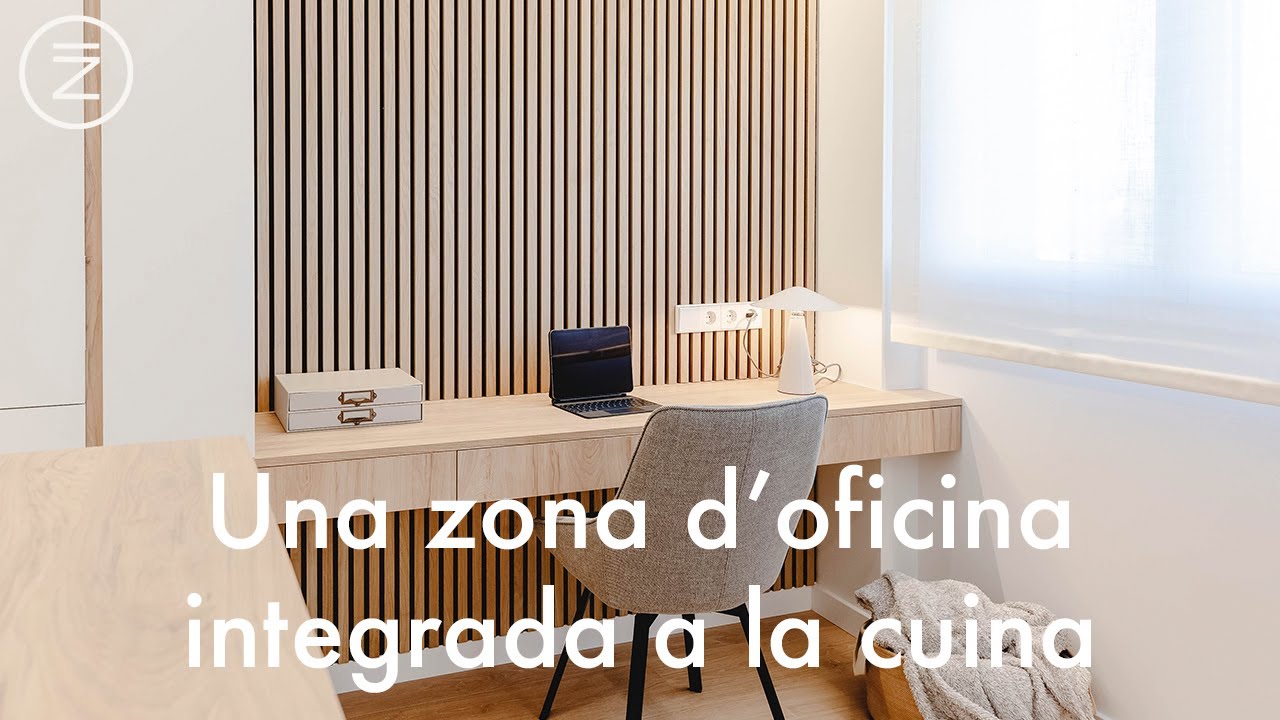 Una zona d'oicina integrada a la cuina - zenna interiorisme