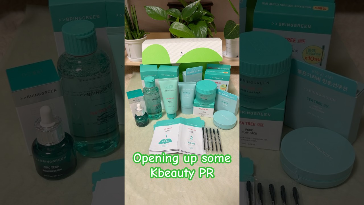 Opening up some new kbeauty from #BringGreen #unboxing #kbeauty #koreanskincare #teatree #shorts