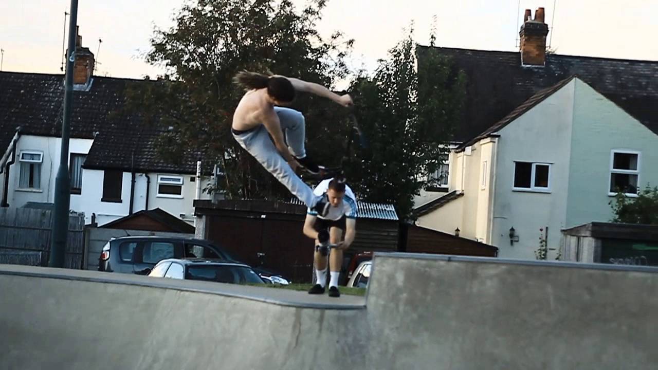 Ollie Thompson | FewMobs