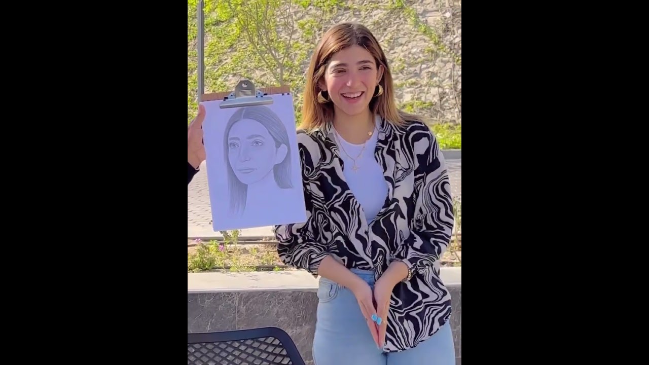 رسمتها من غير ما تاخد بالها ، هتفضل مصدومة طول حياتها بعد الموقف ده 😂❤️