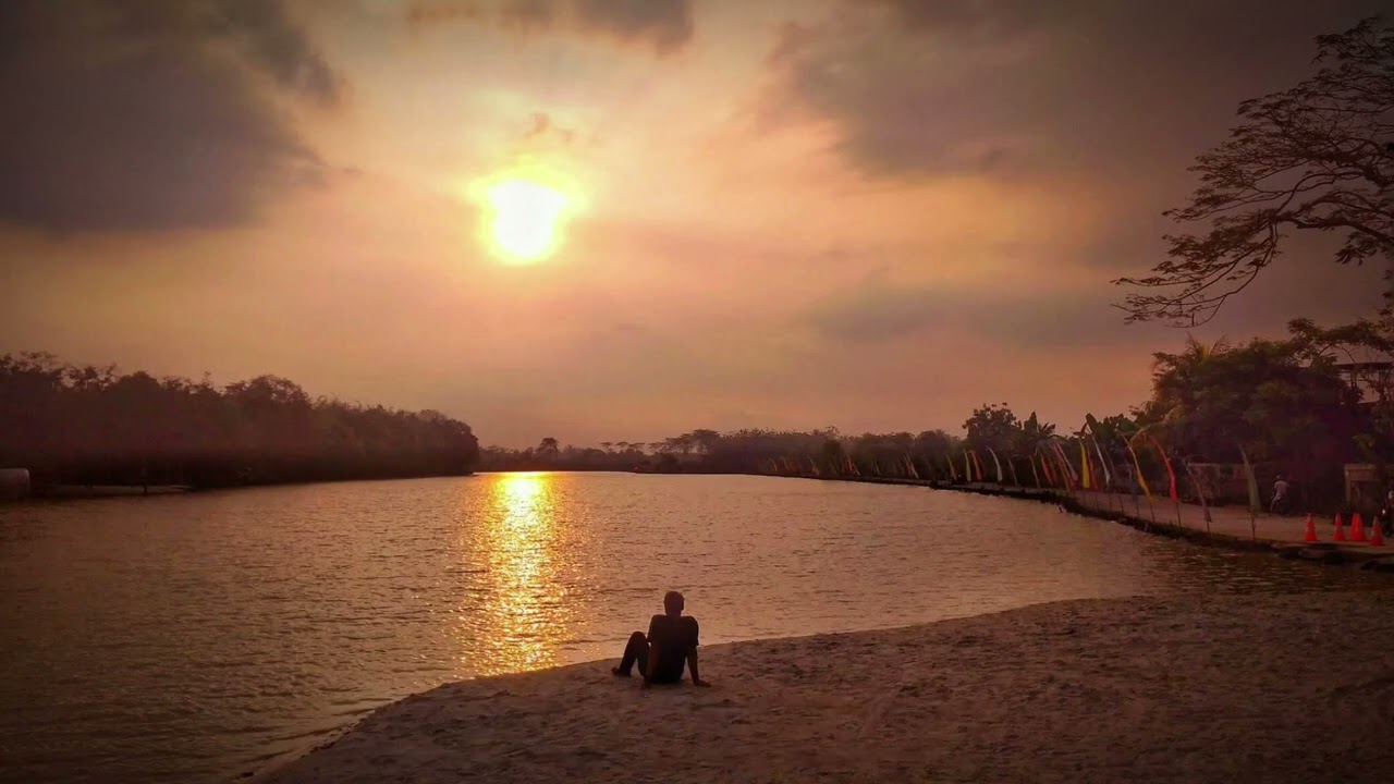 Kumenunggu kumenanti