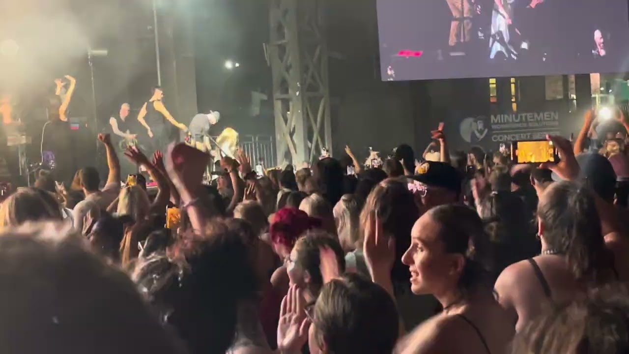 Kesha Performs “Crazy Kids”, Tits Out Tour, Pittsburgh PA, July 26th 2025