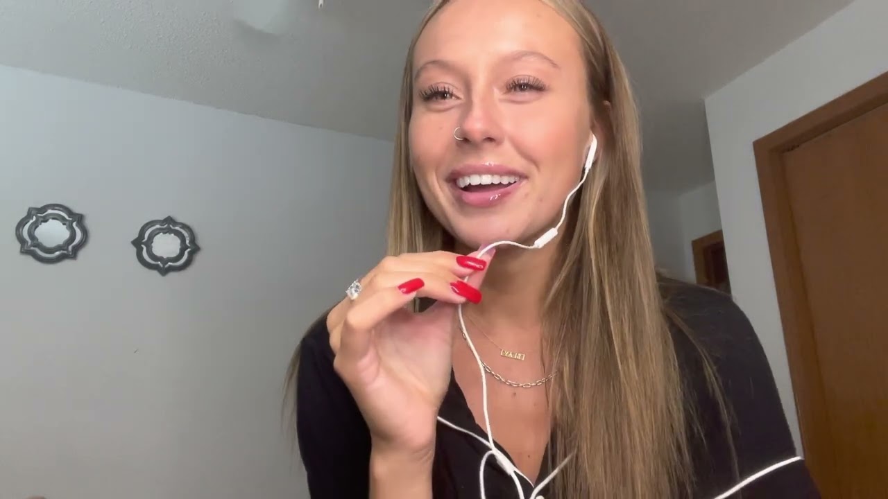 Trying ASMR for the FIRST time 💤😴🛏
