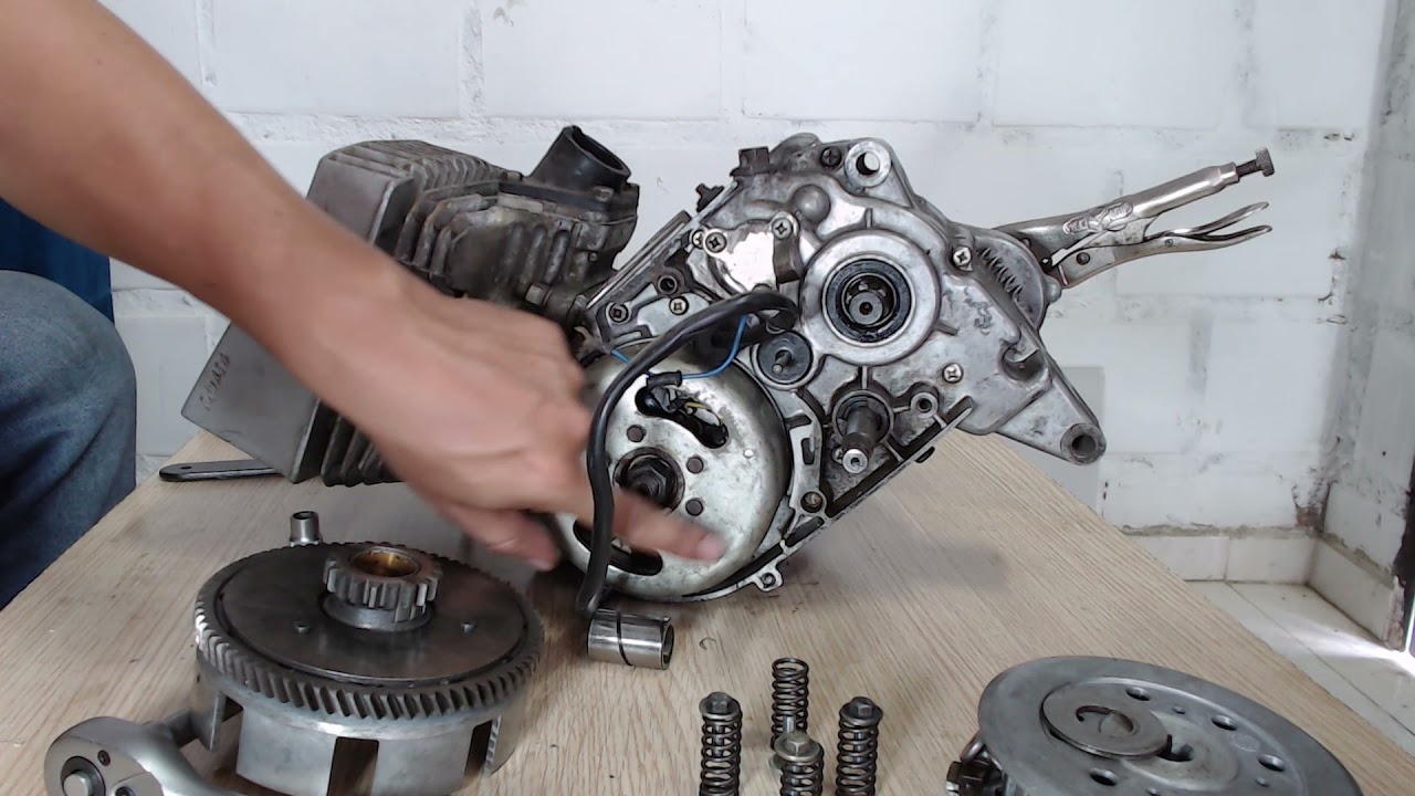 YAMAHA como funciona  el resorte de patada del crank  rx 100 RX115  ensamble explicación