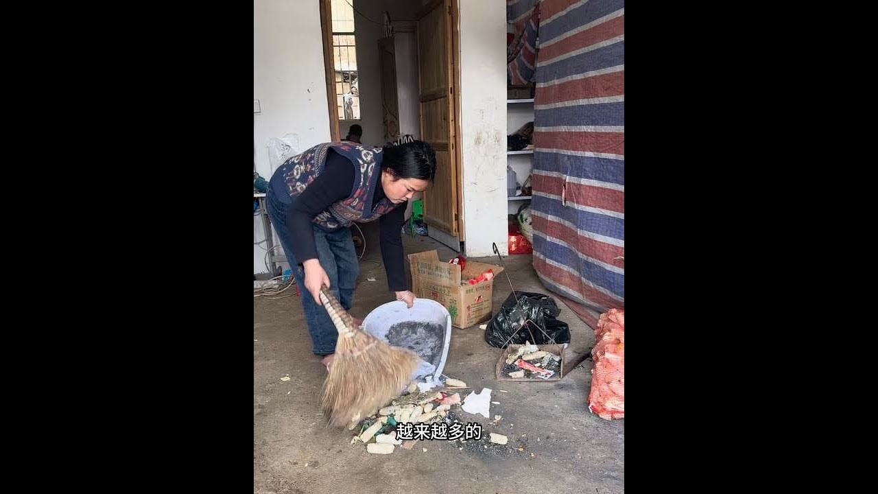 这个人没有我迟早要散  我是天选之人     给家里扫地的  家里的鞋子快一个月没人洗了  今天又收了一堆来洗  洗得我鬼火冒 