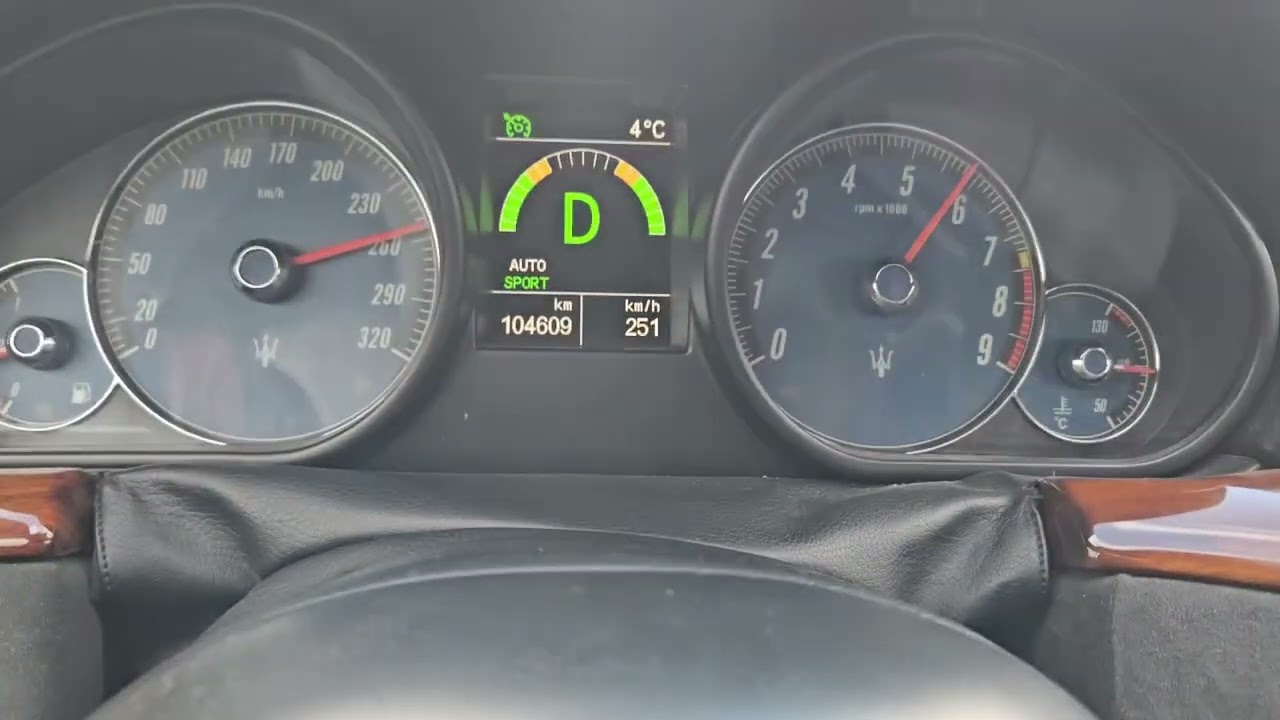 Maserati GranTurismo 4.7 V8 460 HP 520 Nm acceleration 0-285 km/h