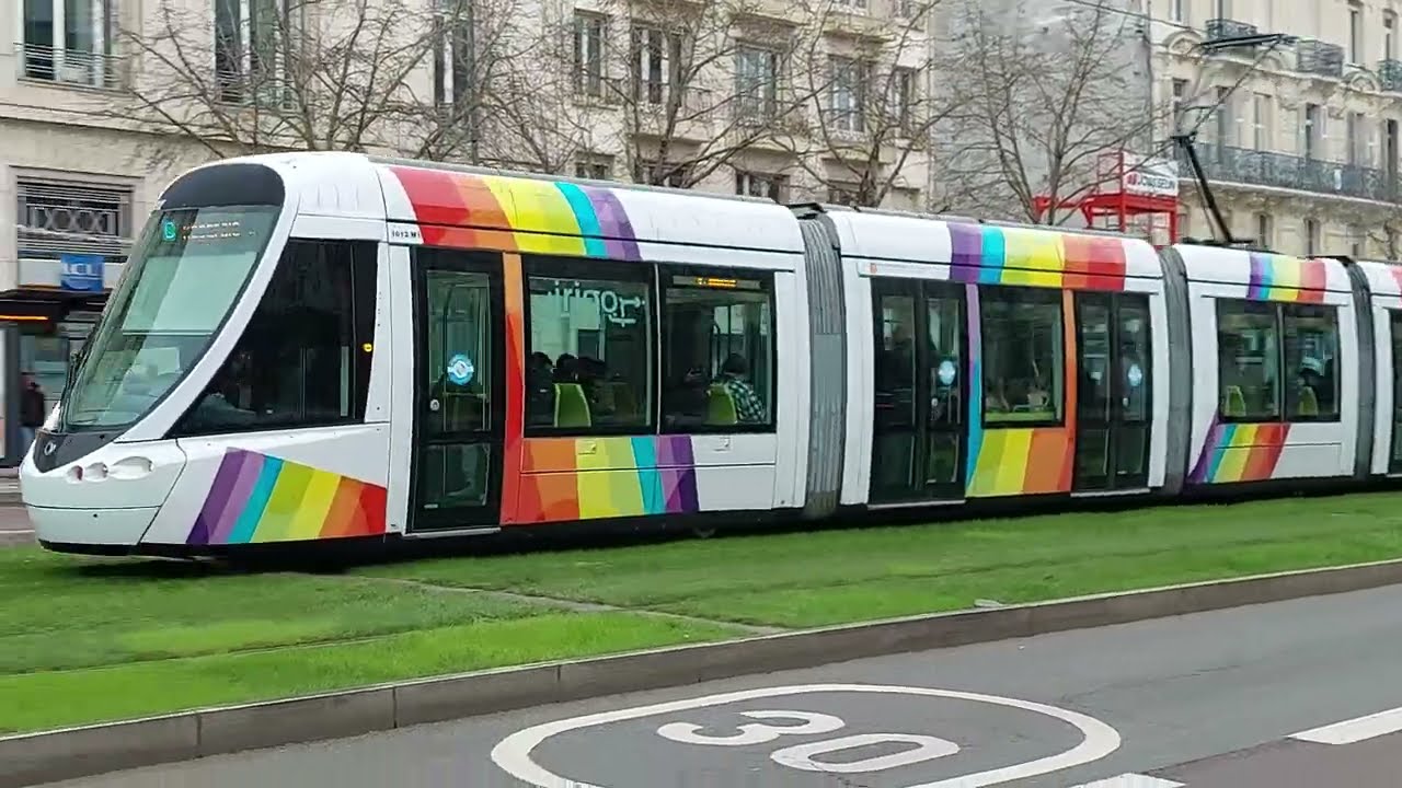 Tramways et autobus du réseau Irigo de Angers (49). @B.Breteau YOUTUBE.