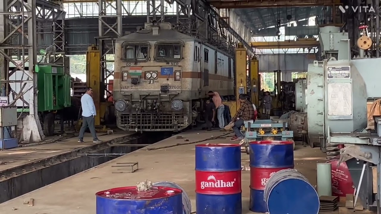 Electric Locomotive Engine Maintenance || Rail Engine Service || 4000 horsepower Engine