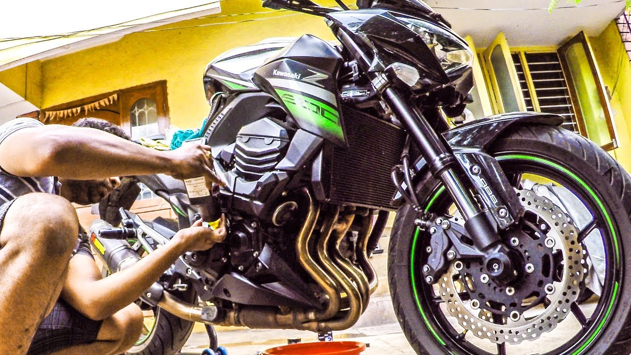 Kawasaki Z 800 - Oil Change & K&N  Air Filter Cleaning