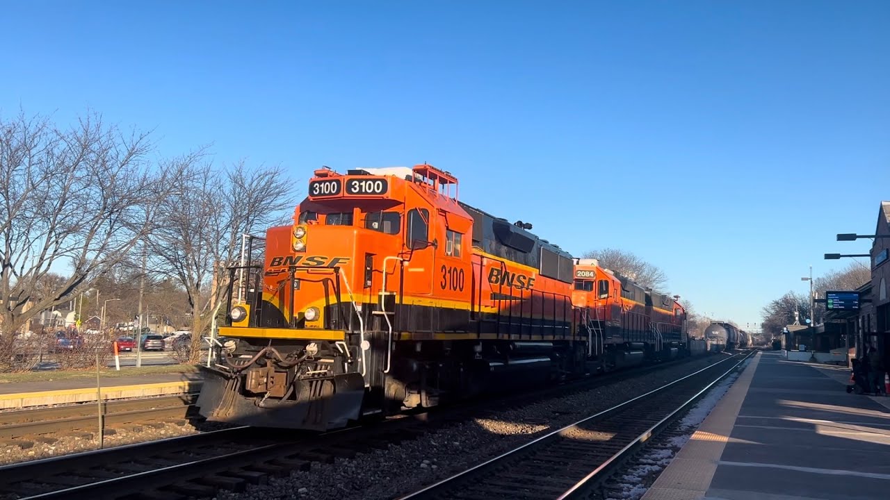 Naperville Railfanning 12/21/25! Ft: BNSF Geep Trio Leading R-CHI458!