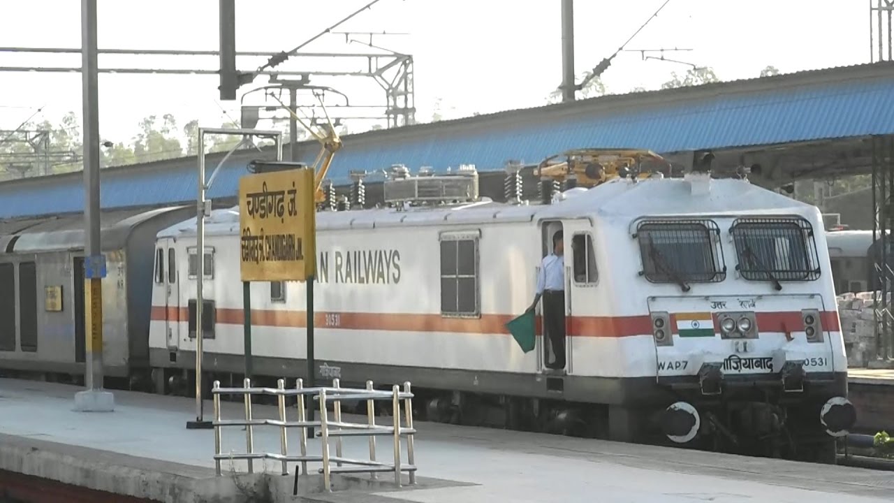 Kalka Shatabdi Departing Chandigarh Jn. on a sunny morning