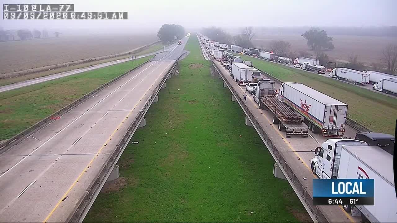 1 dead, 1 injured in crash on I-10 near WBR, Iberville parish line, authorities say