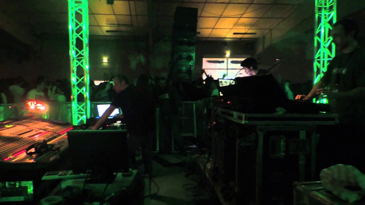 Gesaffelstein & Brodinski & The Hacker - Shockwave (Gesaffelstein remix) @I LOVE TECHNO FRANCE 2013