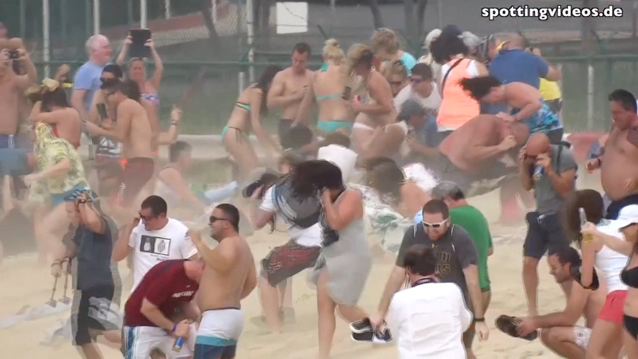 Danger! Jet Blast on Maho Beach - St. Maarten, SXM - 2016-01-14