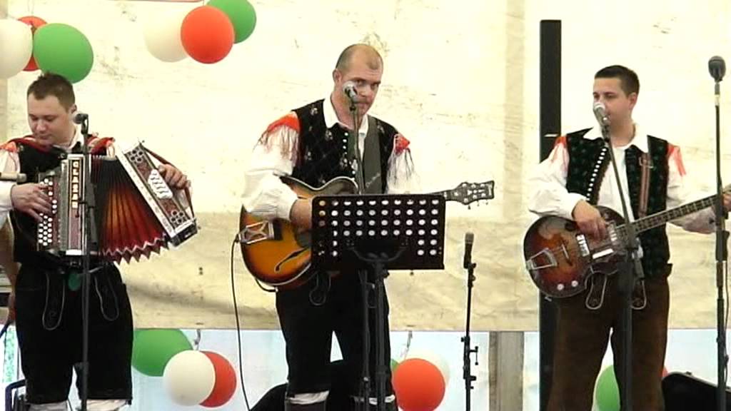 Ansambel Skomini-Šmentano dekle (v živo)