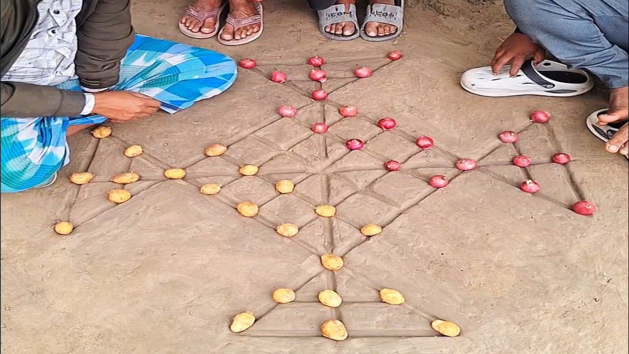 The extraordinary interplay of onions and potatoes in a traditional village style.