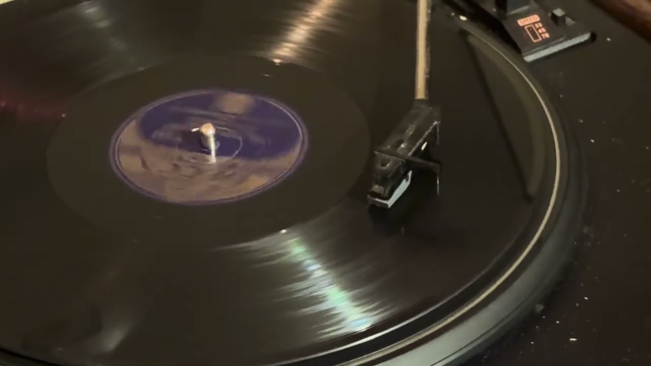 Love kiss and kisses - Cara Mia sung by David Whitfield