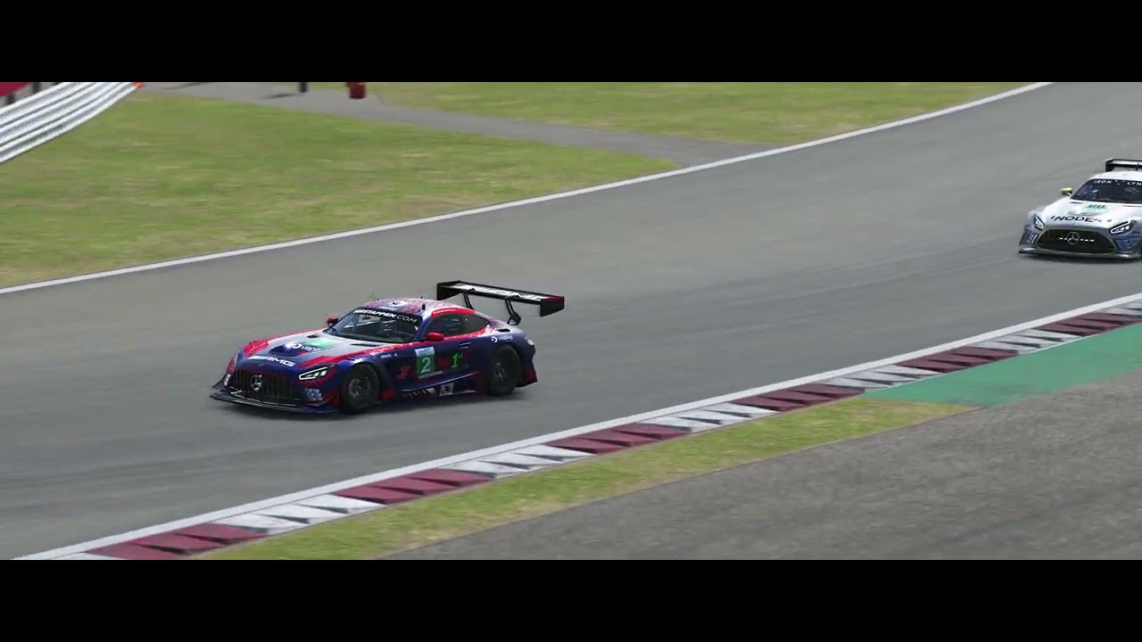 Racing against Max Verstappen in LMU (I’m not in frame)