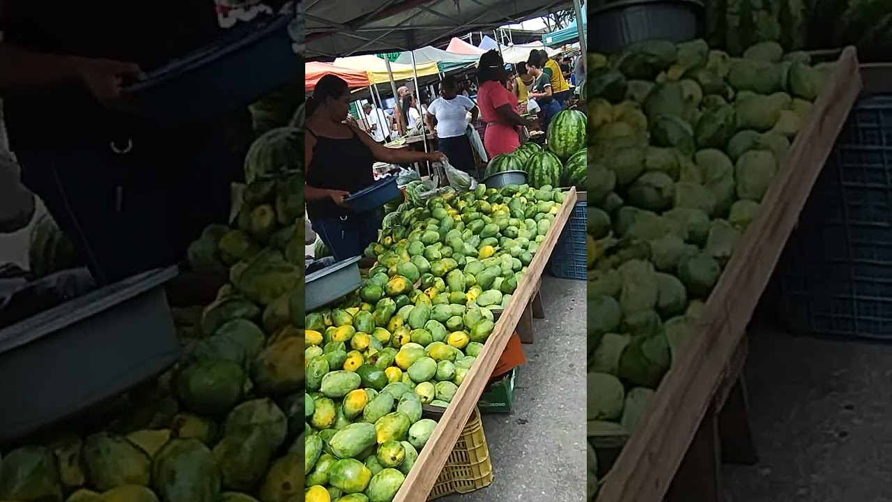 feira de sábado em Teixeira de Freitas