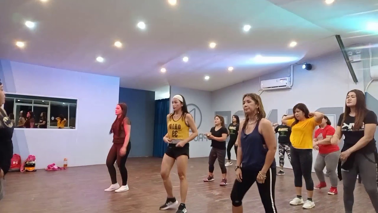 Hey Mickey! - Zumba Dance