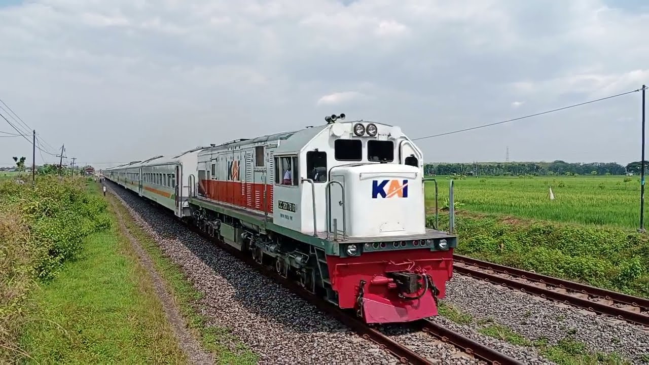 LOKO CC201 7801 DIPO SEMARANG PONCOL MEMBAWA KERETA MATARMAJA