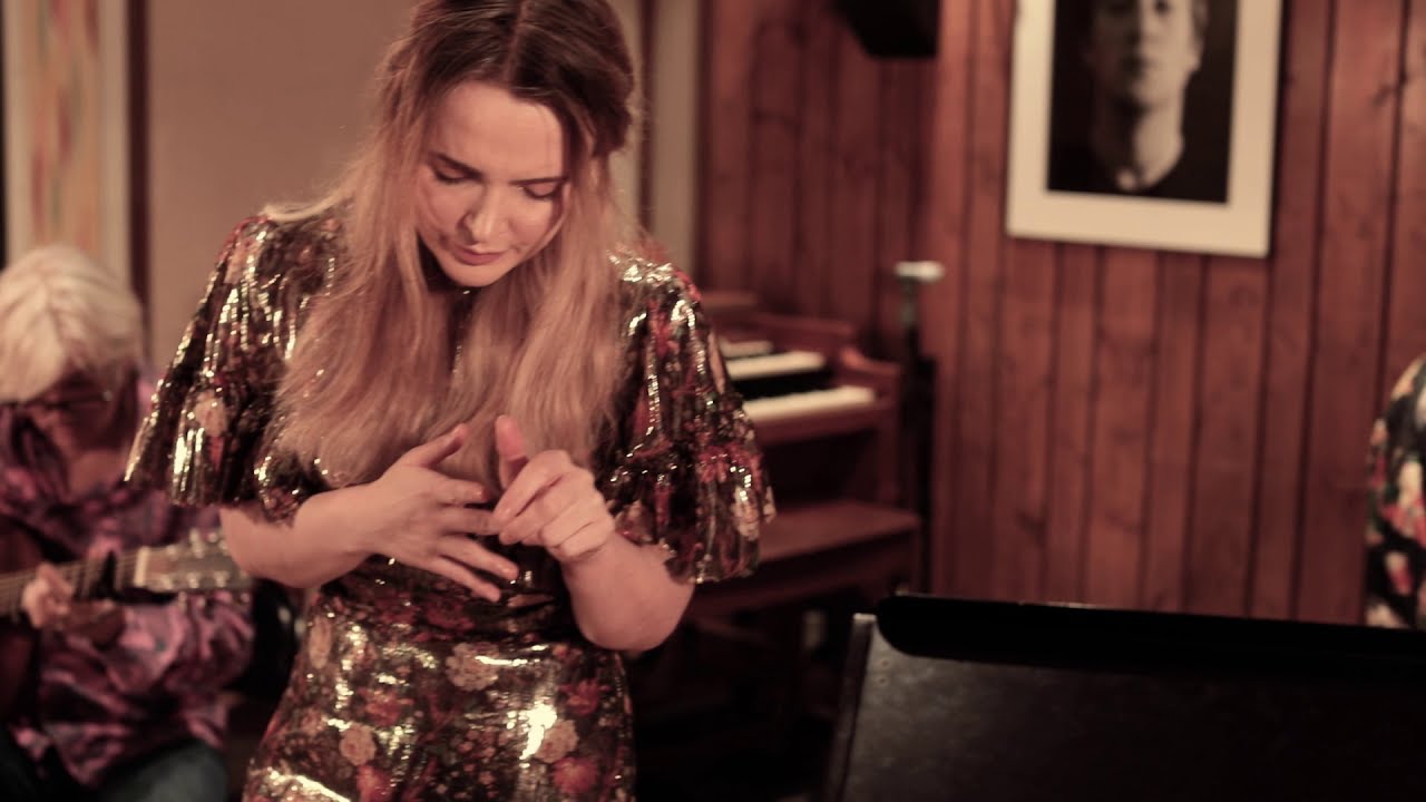 Emma Swift - Going Going Gone (LIVE)