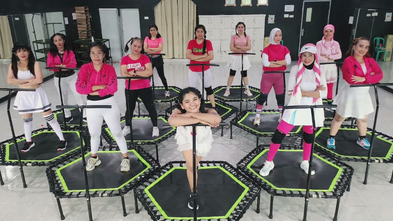 TRAMPOLINE DANCE FITNESS INDONESIA | JABLAY | THANIA STUDIO | COACH YEFFI #yeffiyustammi