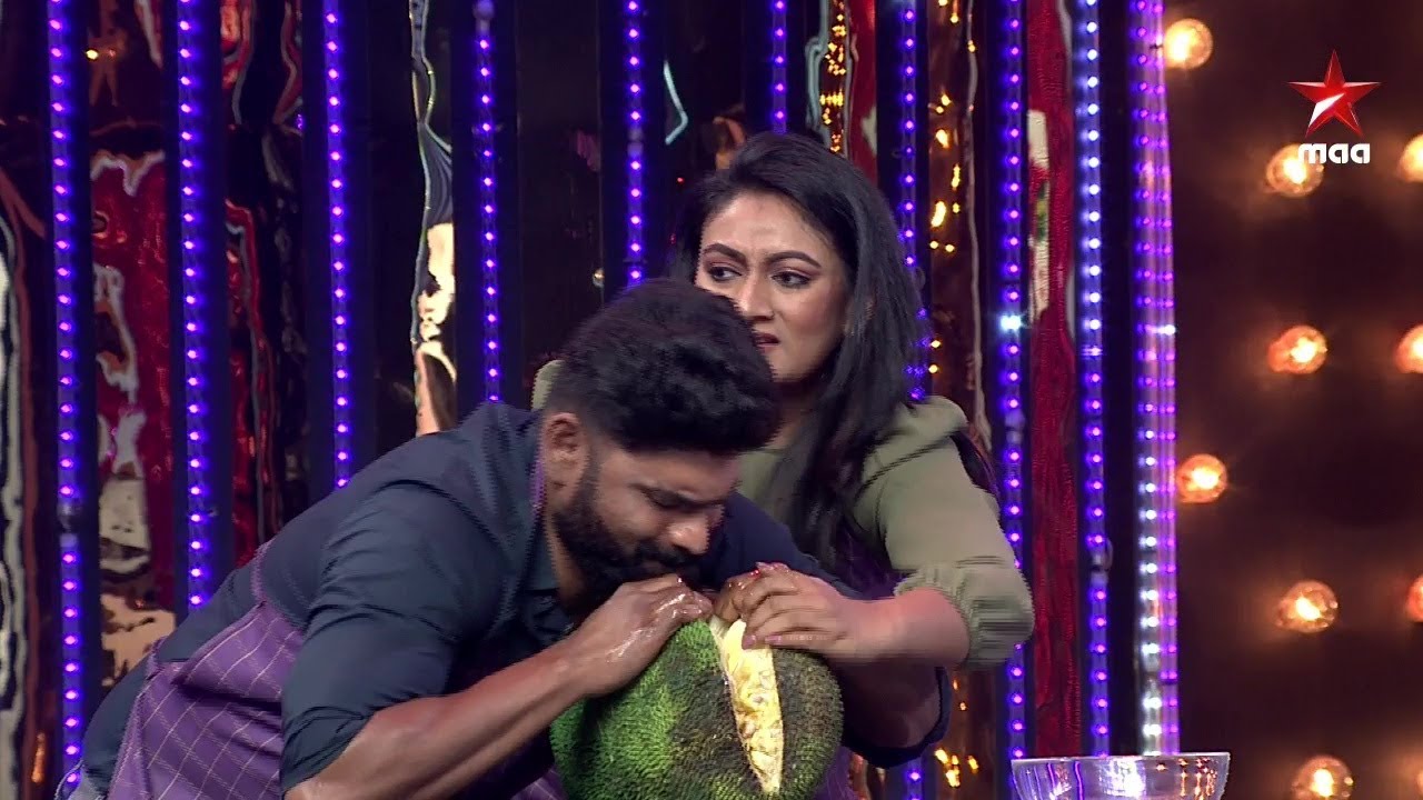 Cute couples tho Cooking competition...Evaru win avtaro chudam  #IshmartJodi This Sat & Sun at 9 PM