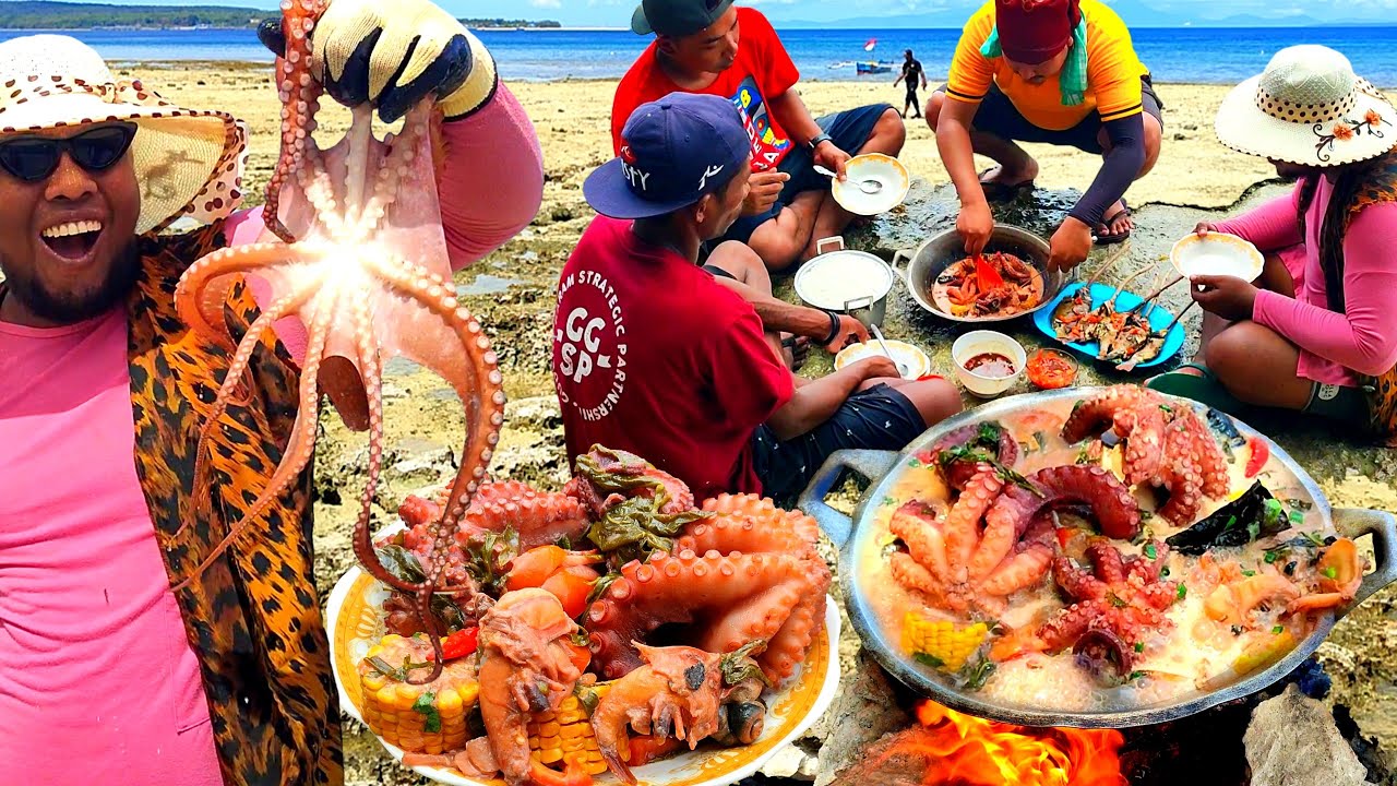 Alam yang indah dan kaya akan biota laut, kami berburu dan masak gurita, kerang, ikan ditepi laut
