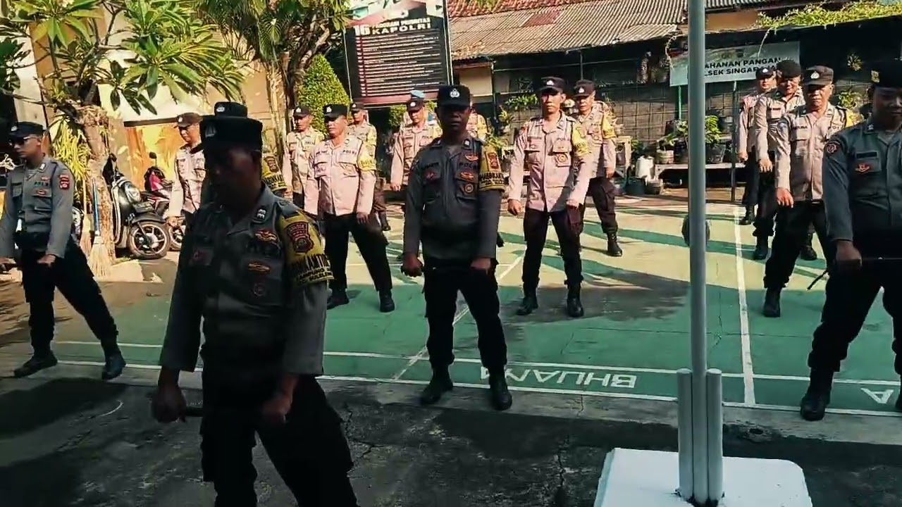 Asah Kemampuan, Personel Polsek Singaraja Mantapkan Penggunaan Tongkat dan Borgol