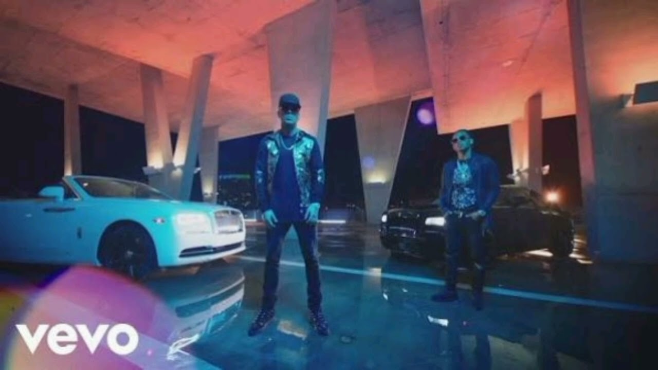 Wisin - Escápate Conmigo (Official Video) ft. Ozuna [Prod. DJ VICTORY]