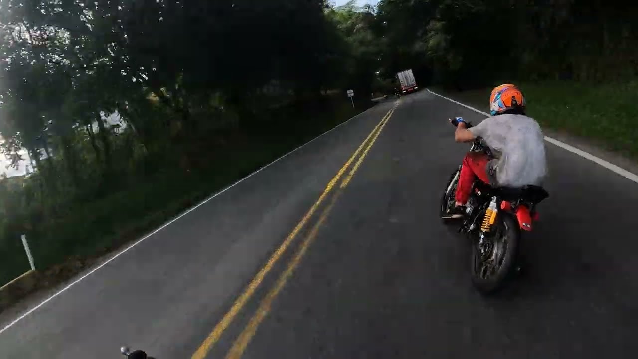 El Verdadero Azote se siente en la carretera: Duelo de Rx115 en la vía Santa Barbara 🚀🏁🔥