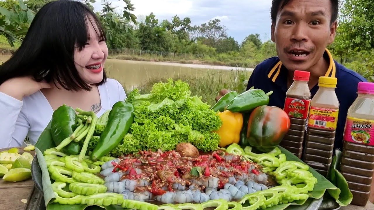 ກຸ້ງລາຍເສືອລາດແຈ່ວ กุ้งลายเสือสดๆราดแจ่ว - ບົວໄລ,บัวไล