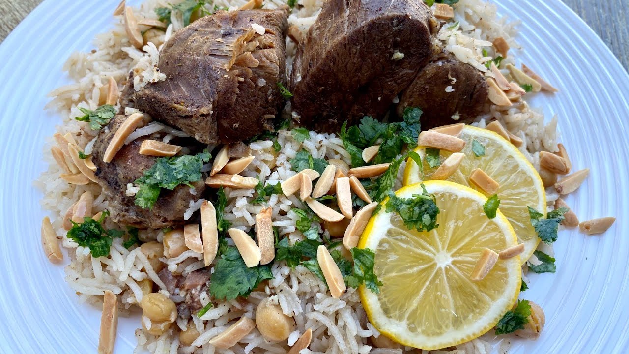 Qidreh - a garlicky spiced Palestinian chickpea rice with lamb