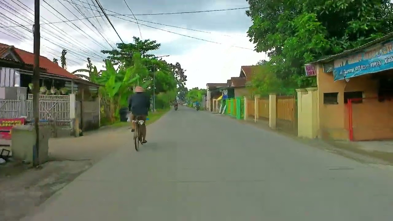 ⛽ HABIS ISI BBM, HUJAN DERAS! 😱 Minggu Siang Gombong | Berakhir Mie Ayam & Bakso 🍜🏍️