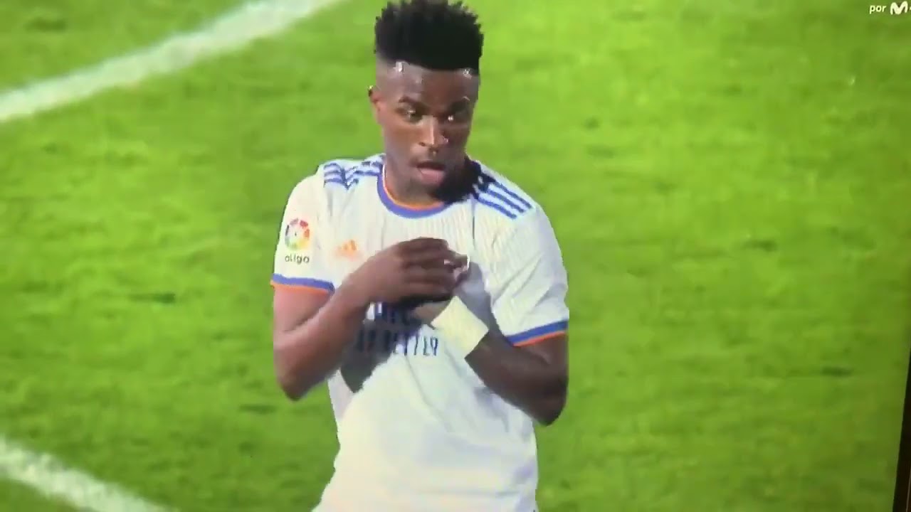 Vini Jr dancing in front of the Mallorca fans who reportedly were chanting racist things at him.