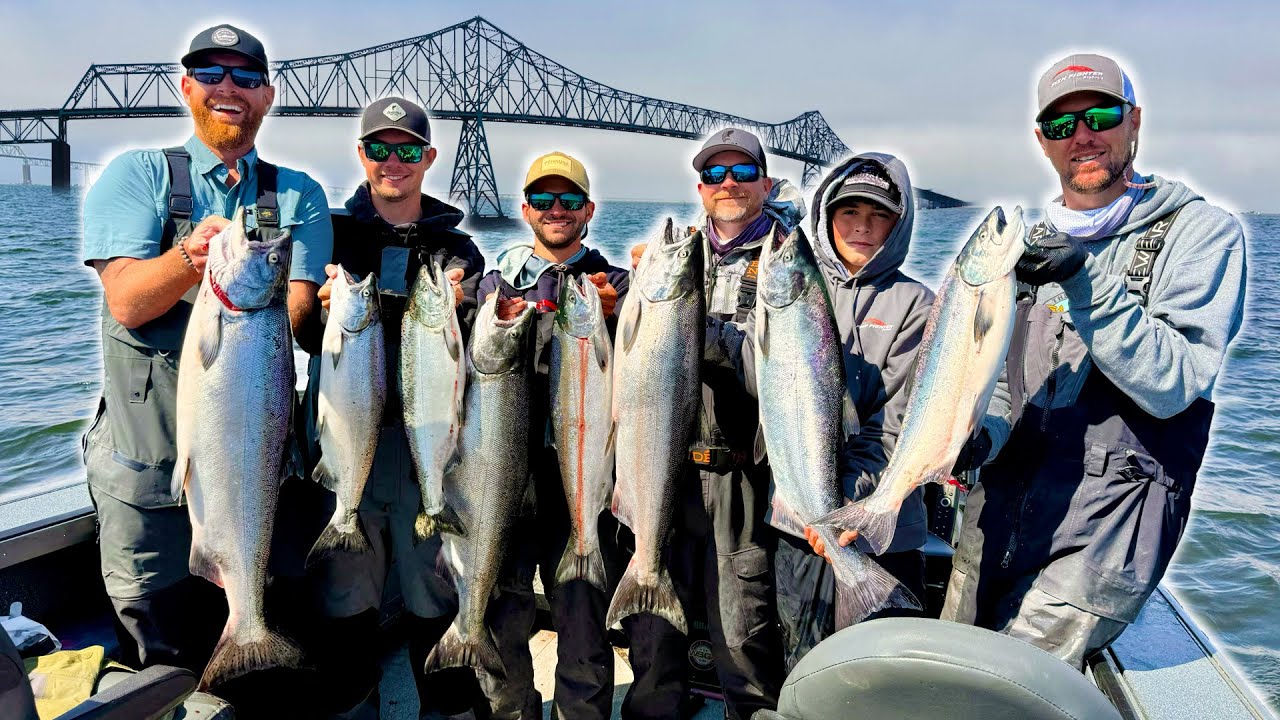 CRAZY Astoria Salmon Fishing! - We Made One Last Trip To Buoy 10 (Ft. @YakFishField )