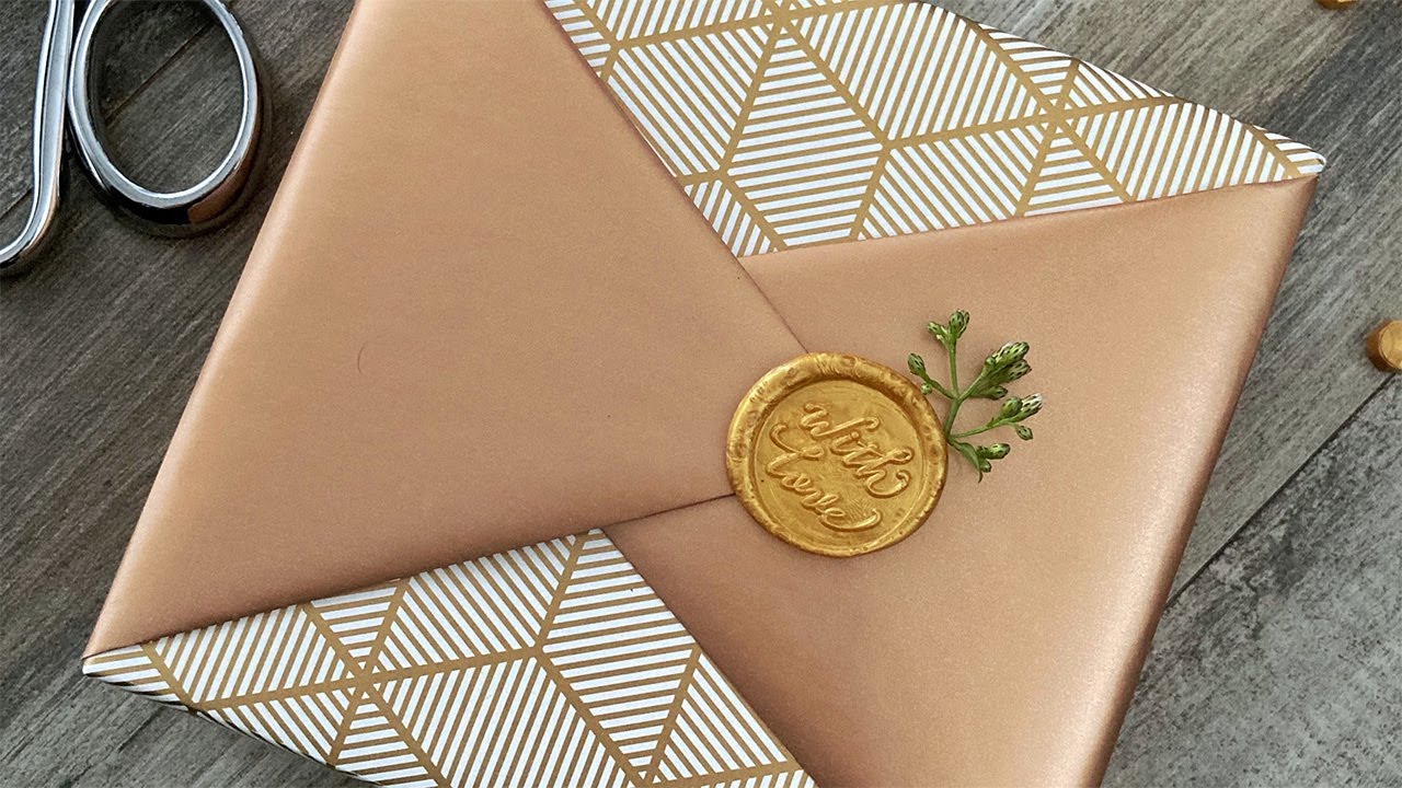 How To Wrap A Gift With Two Contrasting Papers | Gift Wrapping Ideas
