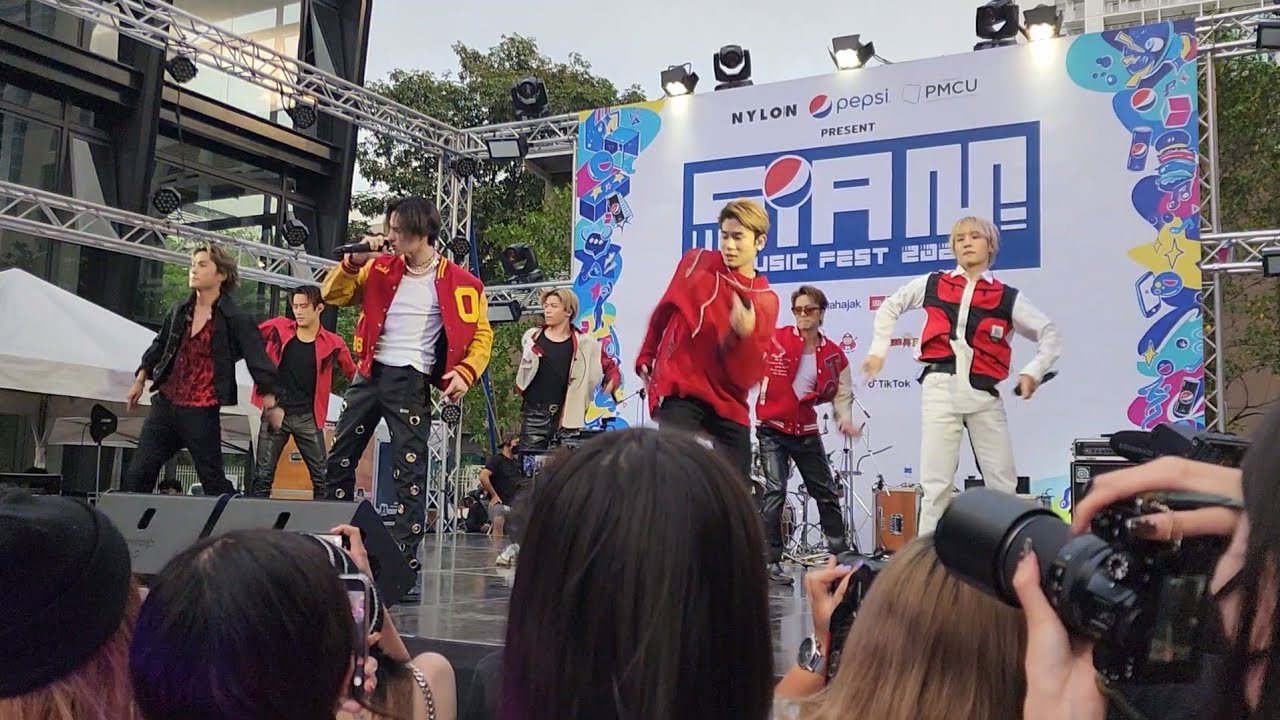 [FANCAM] 221217 BALLISTIK BOYZ from EXILE TRIBE @ Siam Music Fest 2022
