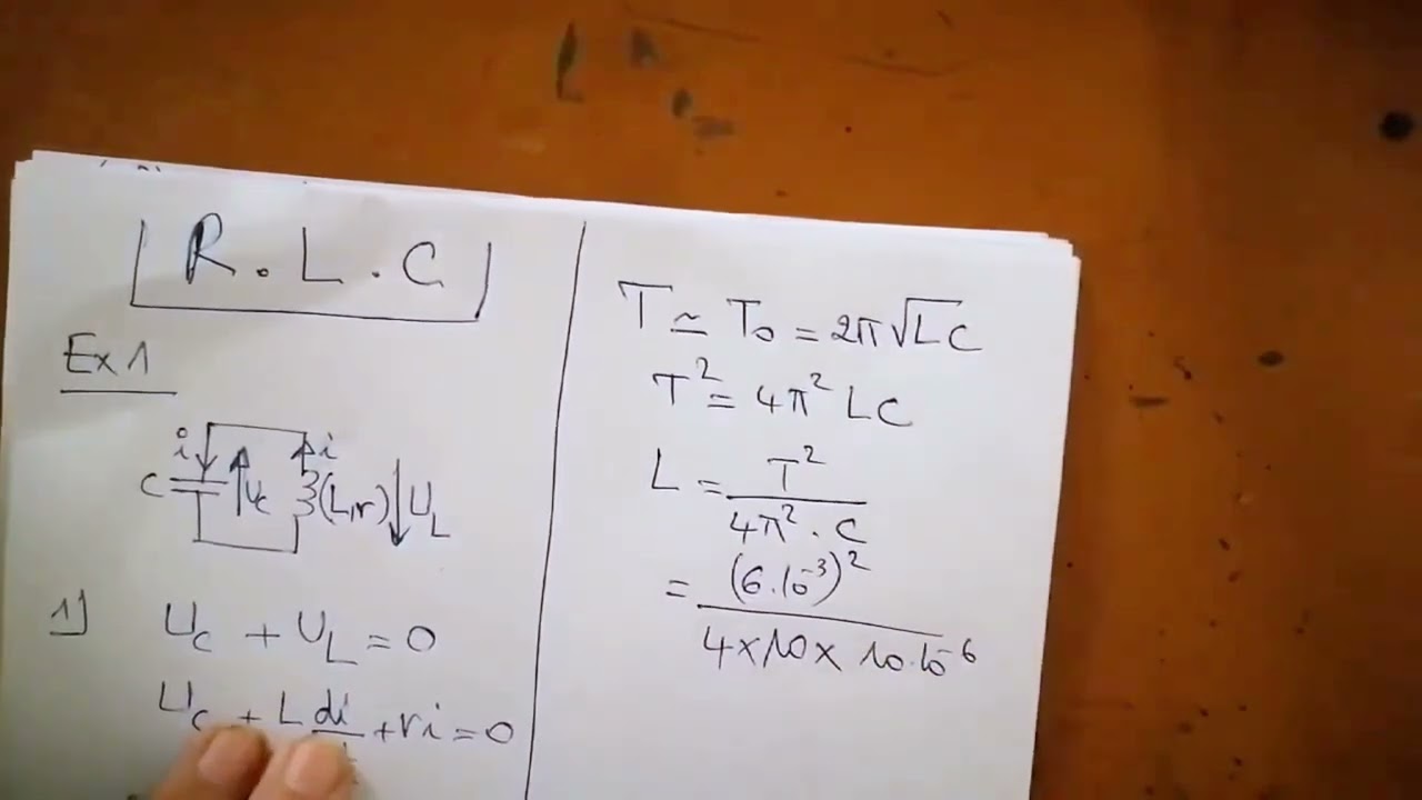 les oscillations libres dans un circuit RLC serie -2BAC SM PC - Exercice 1et 2 -Serie N1