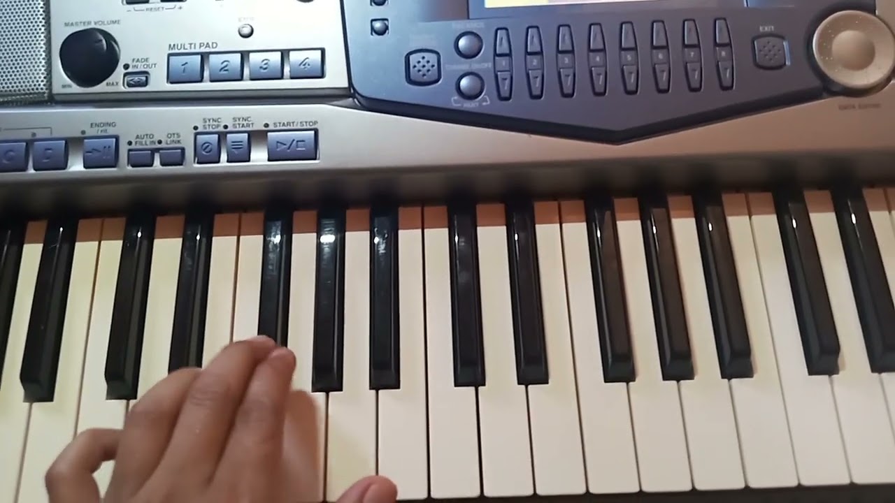 creando ritmo norteño en YAMAHA PSR-1100, saluditos👍