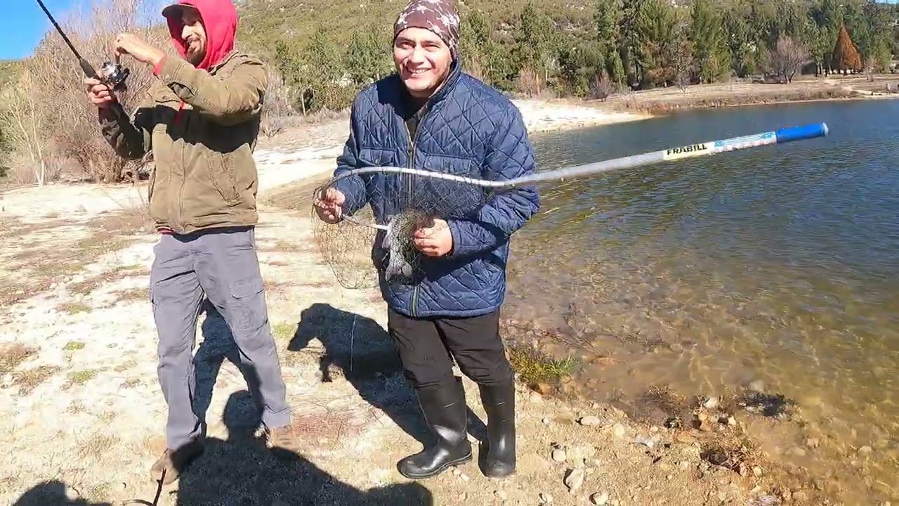 PESCA DE TRUCHAS CON MUCHO VIENTO EN HEMET LAKE CON AMIGOS