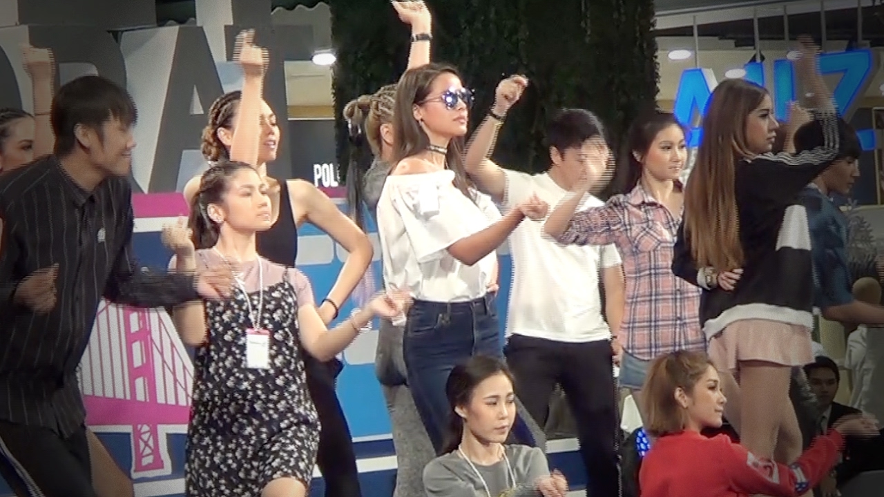 ญาญ่า งาน Grand Opening Terminal 21 Korat [4-2-17][ซ้อม]