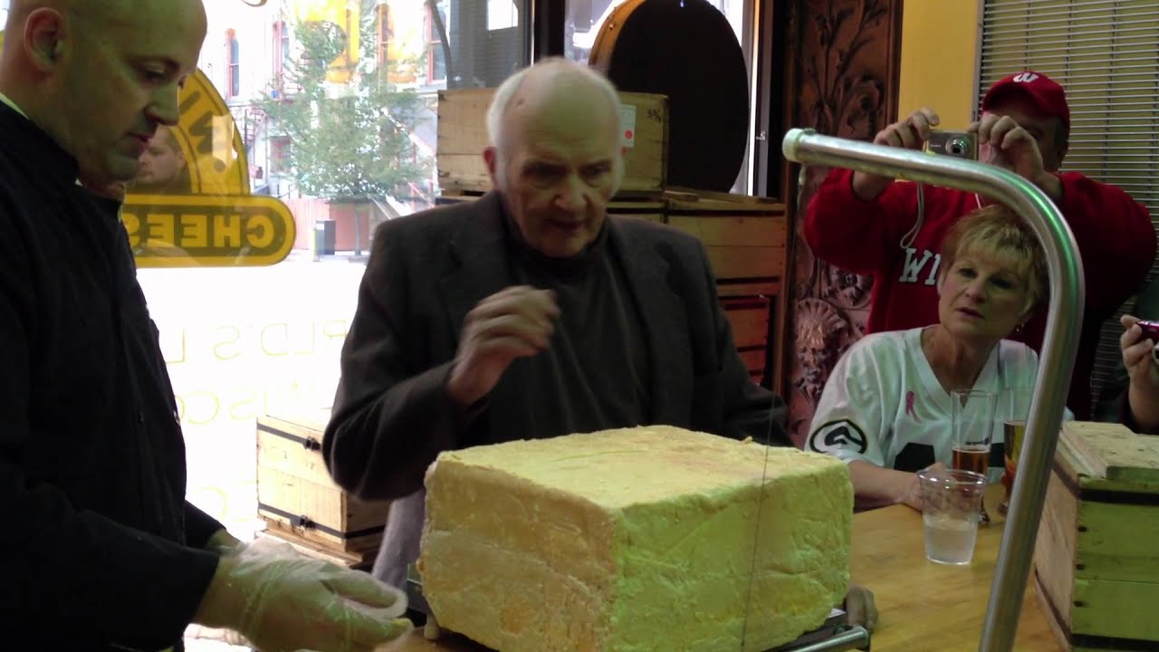 Retiring cheesemaker cuts into 28-year-old cheddar