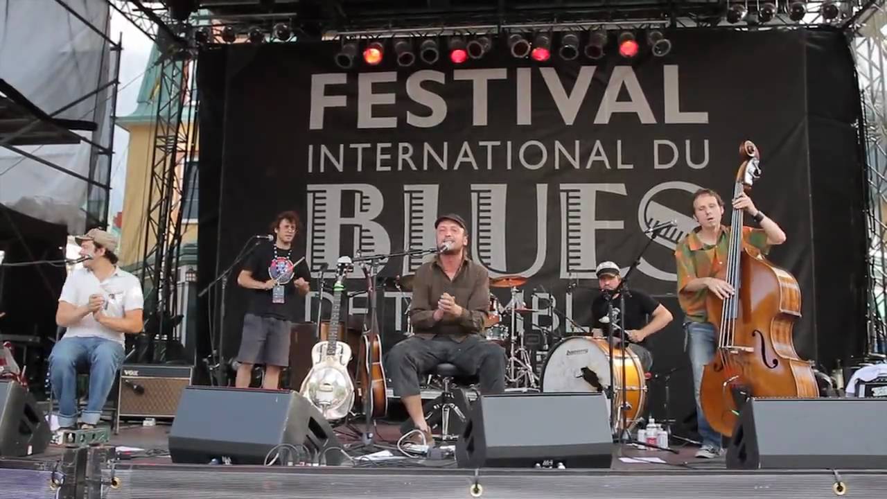 Bernard Adamus : Rue Ontario live au  Blues de Tremblant