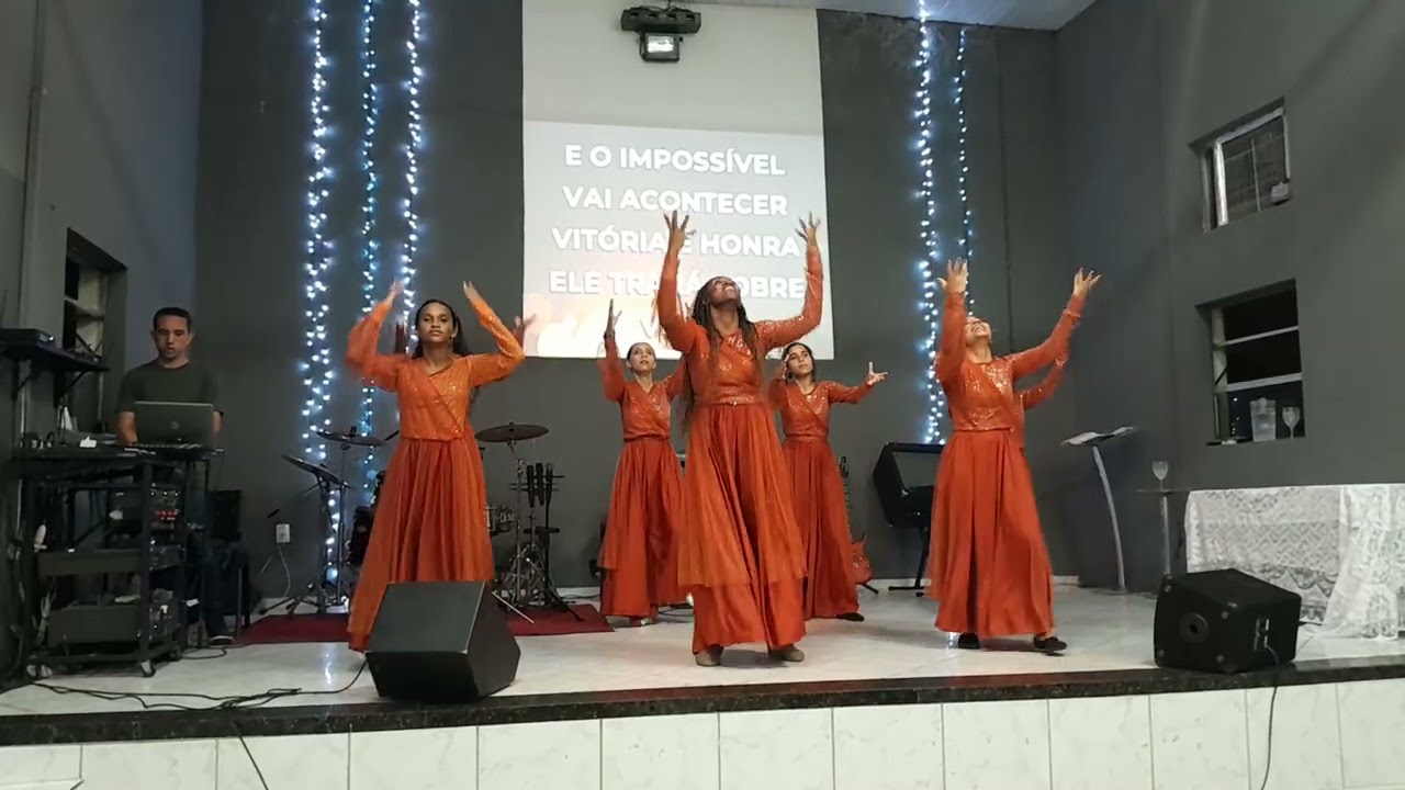 Apresentação dia das mulheres noite